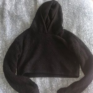Fuzzy cropped sweatshirt